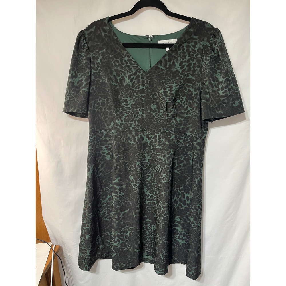 Lark & Ro Green Leopard Print Dress V Neck Career Cocktail Party